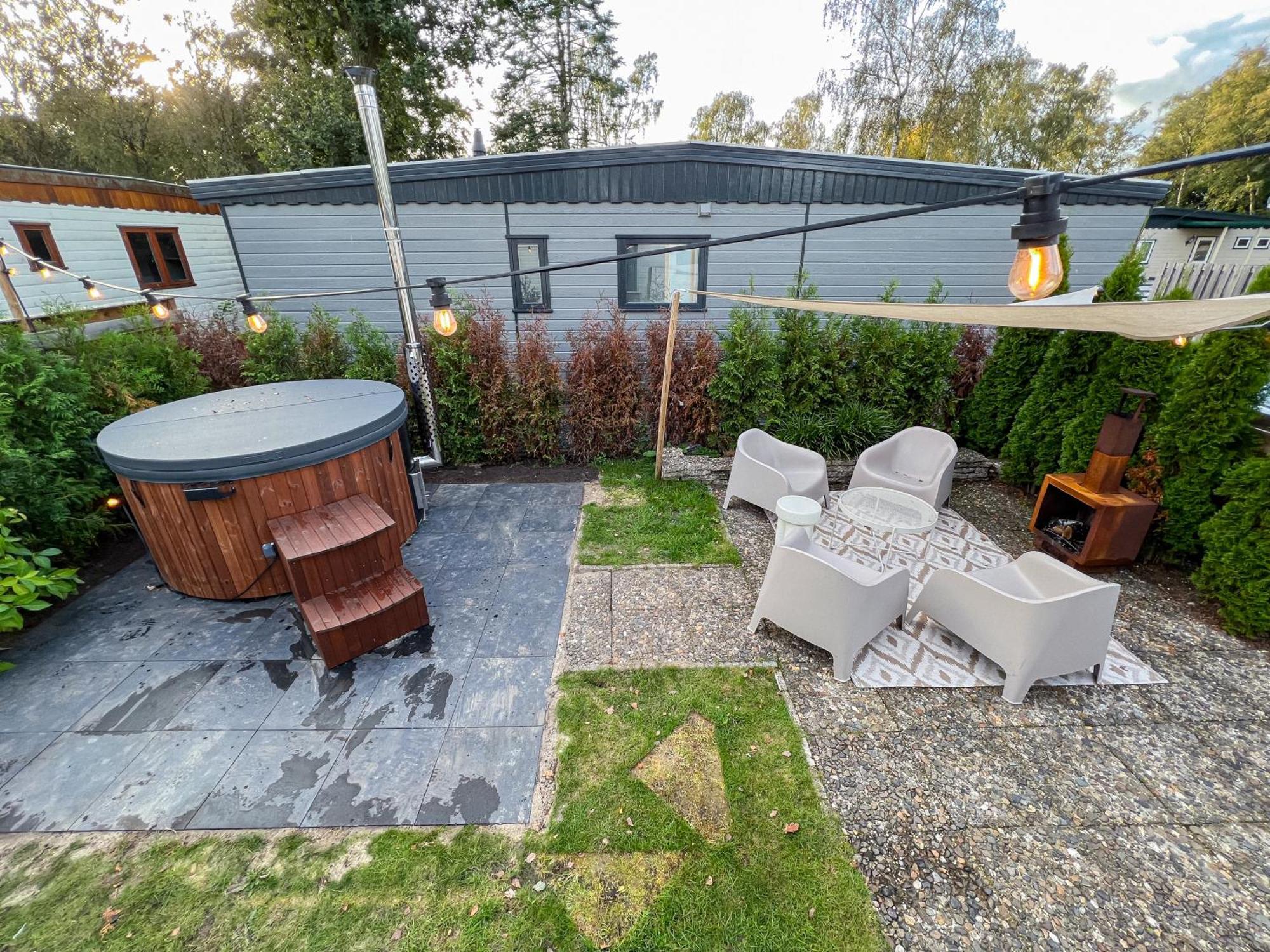 Bosrijk Chalet - Hottub - Veluwe Putten Exteriör bild